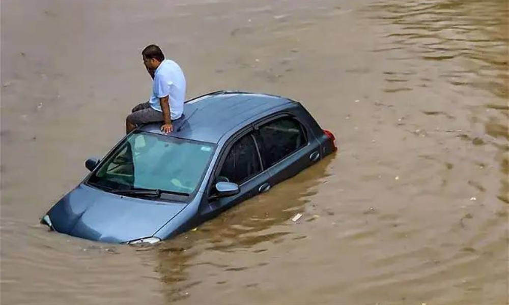 	 أمطار في عمان صورة 